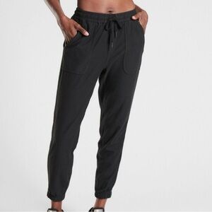 Athleta Black Farallon Jogger Pants Size 6